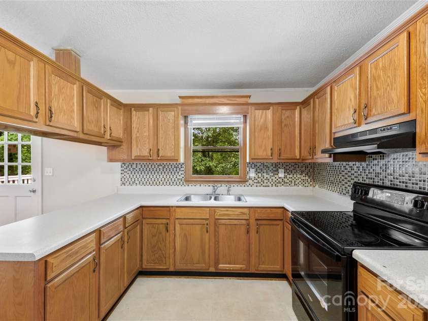 1156 Westover Circle, Rock Hill, SC 29732.  MLS# CAR4267886, YatesRealty ID 17794. 