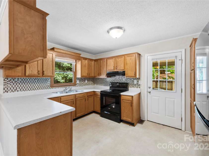 1156 Westover Circle, Rock Hill, SC 29732.  MLS# CAR4267886, YatesRealty ID 17794. 