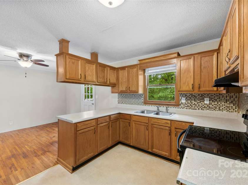 1156 Westover Circle, Rock Hill, SC 29732.  MLS# CAR4267886, YatesRealty ID 17794. 