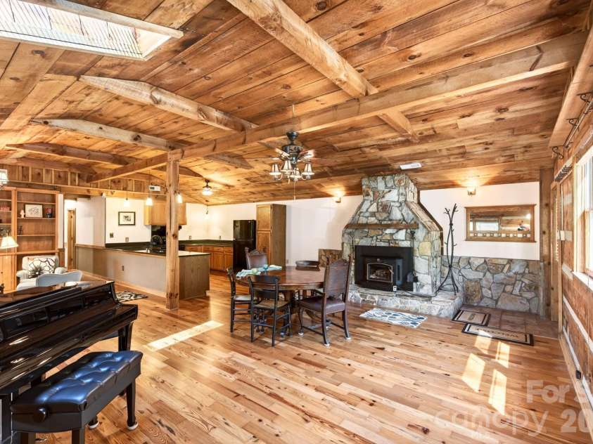 32 Seldom Home Drive, Black Mountain, NC 28711.  MLS# CAR4362440, YatesRealty ID 17794. 