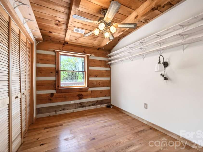 32 Seldom Home Drive, Black Mountain, NC 28711.  MLS# CAR4362440, YatesRealty ID 17794. 