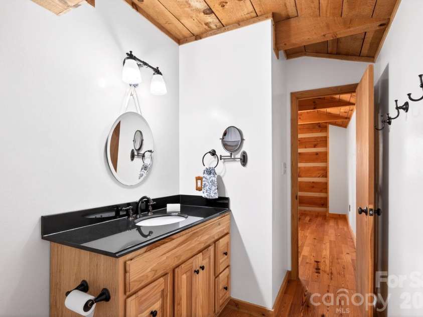 32 Seldom Home Drive, Black Mountain, NC 28711.  MLS# CAR4362440, YatesRealty ID 17794. 