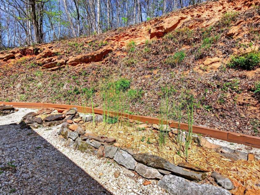 32 Seldom Home Drive, Black Mountain, NC 28711.  MLS# CAR4362440, YatesRealty ID 17794. 