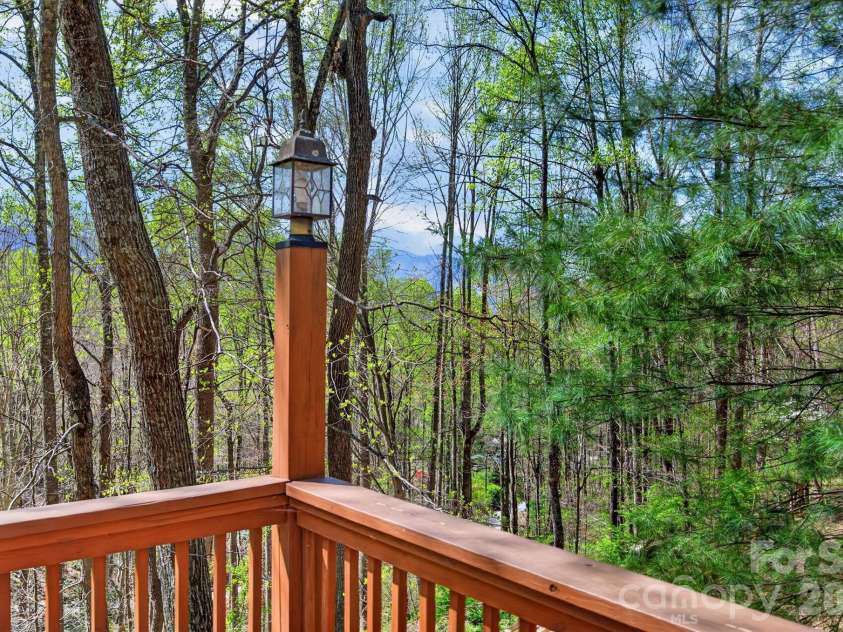 32 Seldom Home Drive, Black Mountain, NC 28711.  MLS# CAR4362440, YatesRealty ID 17794. 
