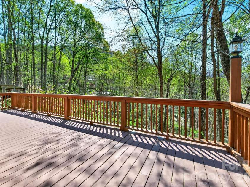 32 Seldom Home Drive, Black Mountain, NC 28711.  MLS# CAR4362440, YatesRealty ID 17794. 