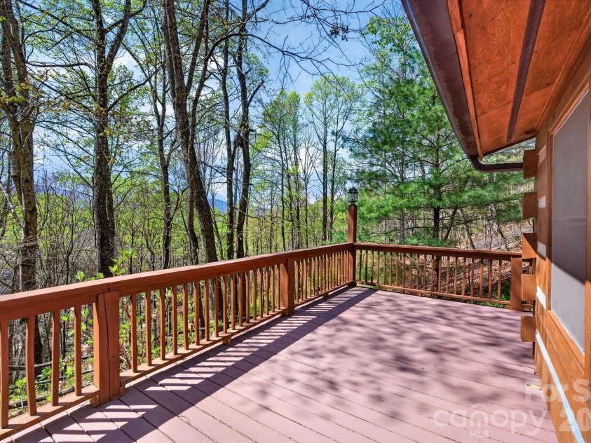32 Seldom Home Drive, Black Mountain, NC 28711.  MLS# CAR4362440, YatesRealty ID 17794. 