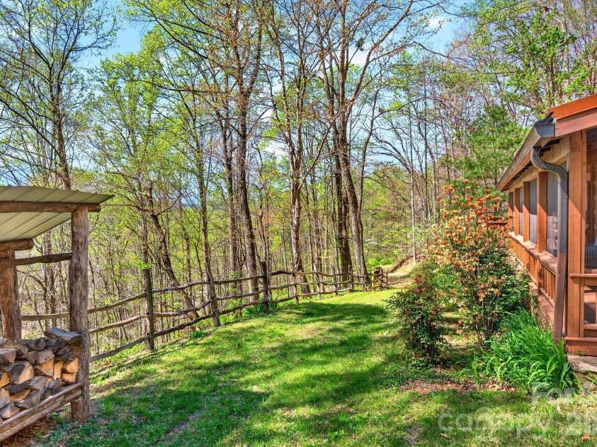 32 Seldom Home Drive, Black Mountain, NC 28711.  MLS# CAR4362440, YatesRealty ID 17794. 