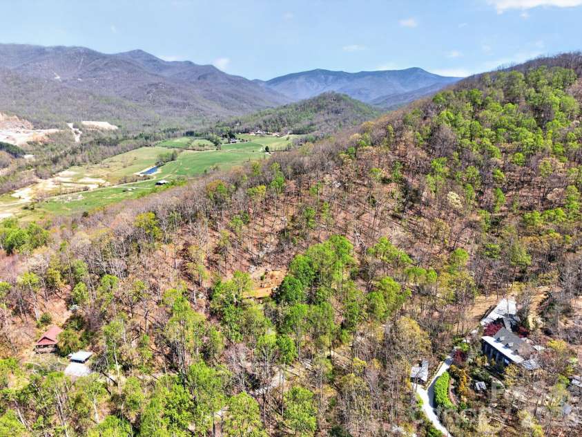 32 Seldom Home Drive, Black Mountain, NC 28711.  MLS# CAR4362440, YatesRealty ID 17794. 