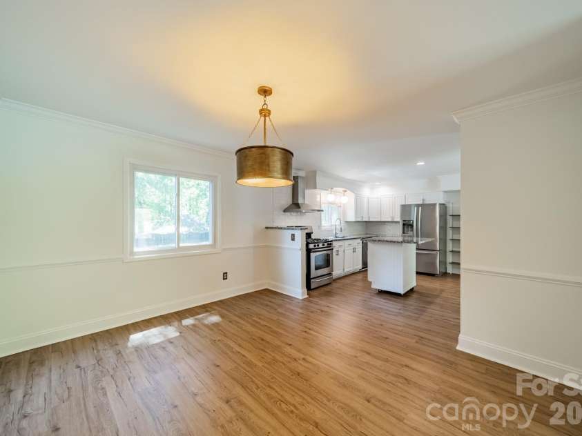 801 Sonata Place, Charlotte, NC 28211.  MLS# CAR4369314, YatesRealty ID 17796. 