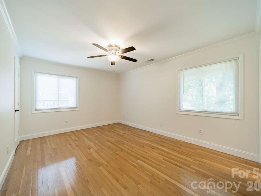 801 Sonata Place, Charlotte, NC 28211.  MLS# CAR4369314, YatesRealty ID 17796. 