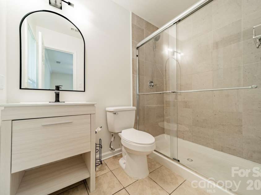 801 Sonata Place, Charlotte, NC 28211.  MLS# CAR4369314, YatesRealty ID 17796. 
