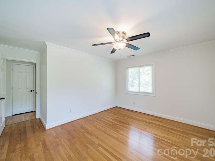 801 Sonata Place, Charlotte, NC 28211.  MLS# CAR4369314, YatesRealty ID 17796. 