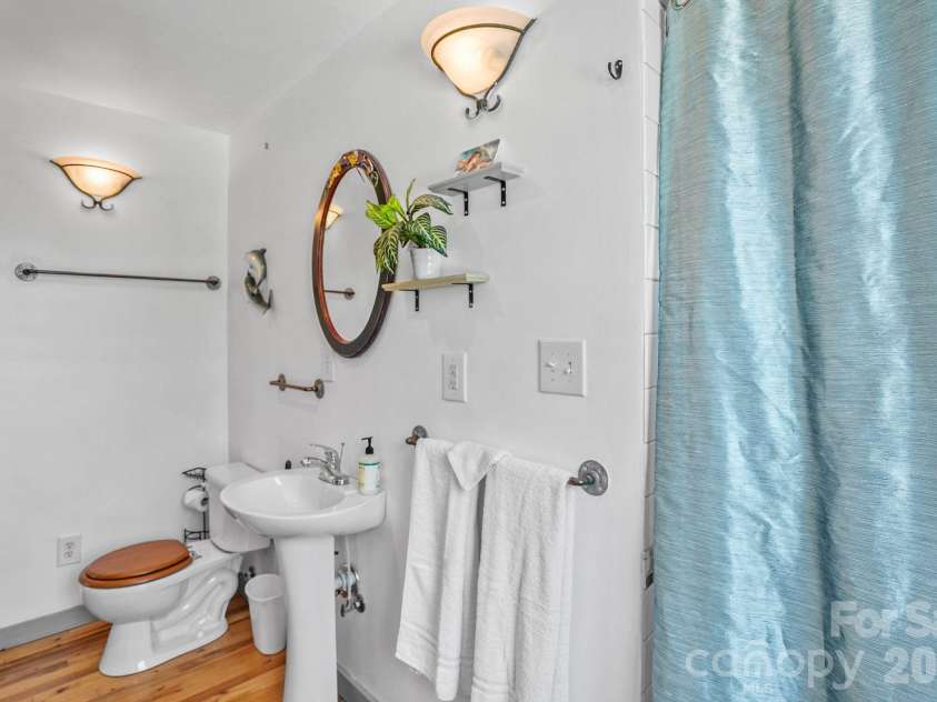310 Burr Ridge, Marshall, NC 28753.  MLS# CAR4365962, YatesRealty ID 17797. 