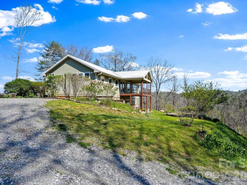 310 Burr Ridge, Marshall, NC 28753.  MLS# CAR4365962, YatesRealty ID 17797. 