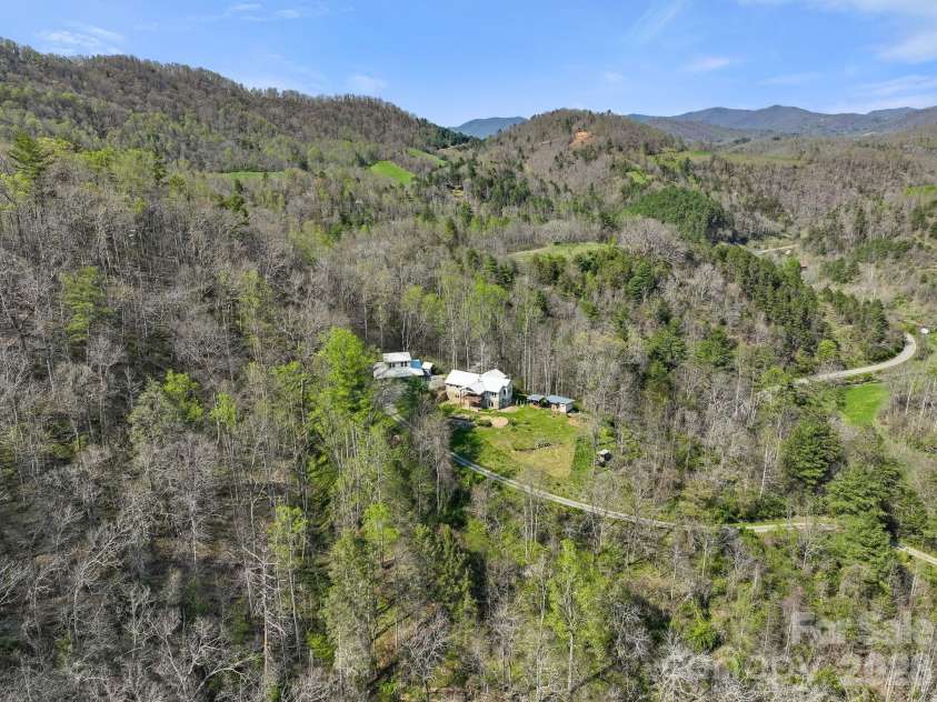 310 Burr Ridge, Marshall, NC 28753.  MLS# CAR4365962, YatesRealty ID 17797. 