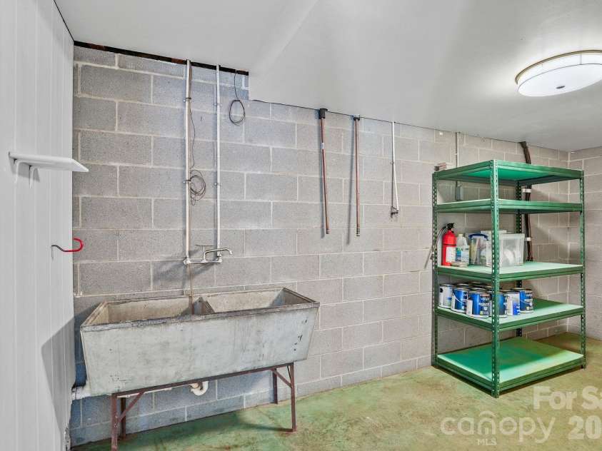 310 Burr Ridge, Marshall, NC 28753.  MLS# CAR4365962, YatesRealty ID 17797. Utility room