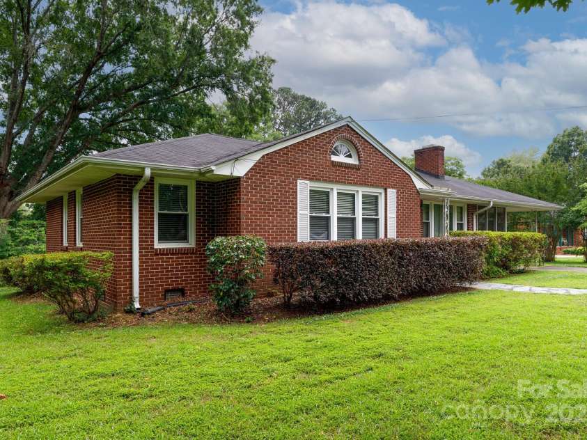 205 Hillcrest Avenue, Rock Hill, SC 29732.  MLS# CAR4266563, YatesRealty ID 17798. 