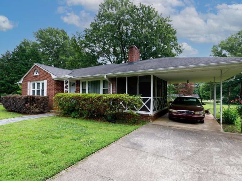 205 Hillcrest Avenue, Rock Hill, SC 29732.  MLS# CAR4266563, YatesRealty ID 17798. 