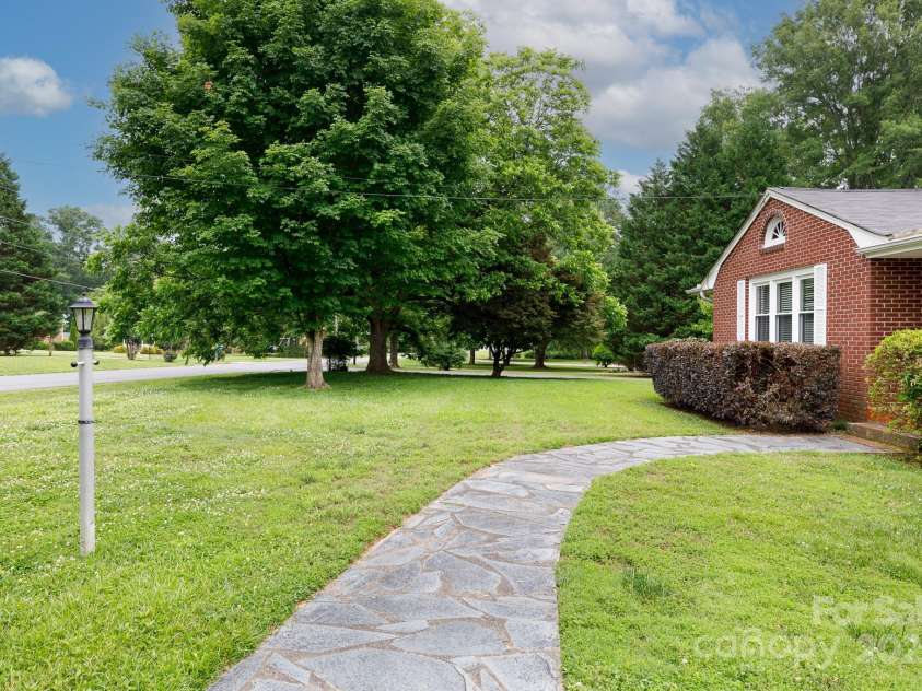 205 Hillcrest Avenue, Rock Hill, SC 29732.  MLS# CAR4266563, YatesRealty ID 17798. 