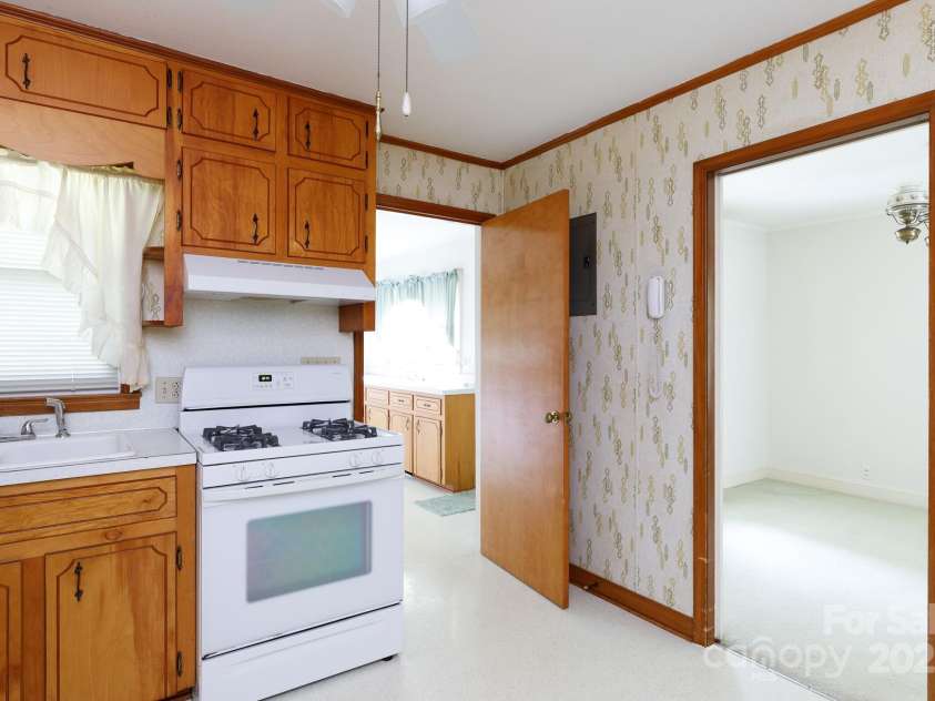 205 Hillcrest Avenue, Rock Hill, SC 29732.  MLS# CAR4266563, YatesRealty ID 17798. 