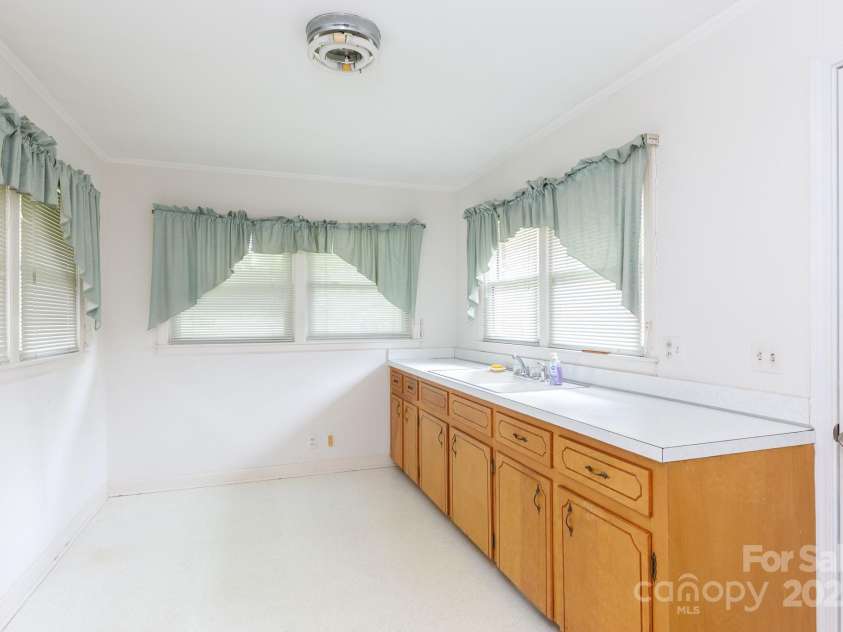 205 Hillcrest Avenue, Rock Hill, SC 29732.  MLS# CAR4266563, YatesRealty ID 17798. 