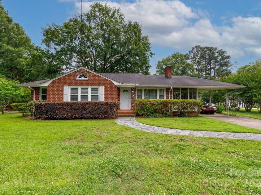 205 Hillcrest Avenue, Rock Hill, SC 29732.  MLS# CAR4266563, YatesRealty ID 17798. 