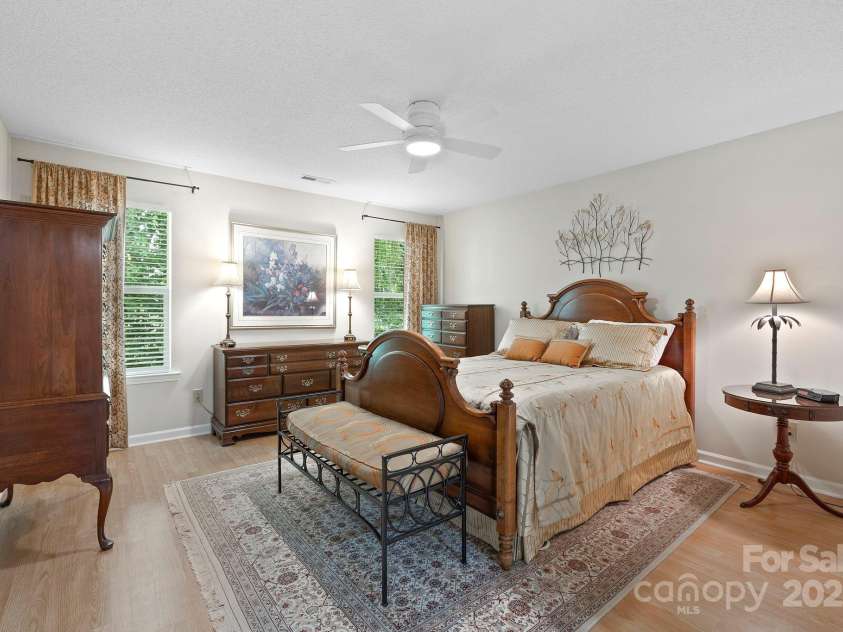 44 Gray Wolf Lane, Hendersonville, NC 28792.  MLS# CAR4289137, YatesRealty ID 17798. 