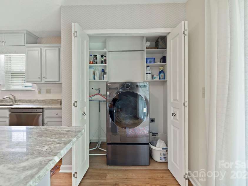 44 Gray Wolf Lane, Hendersonville, NC 28792.  MLS# CAR4289137, YatesRealty ID 17798. 
