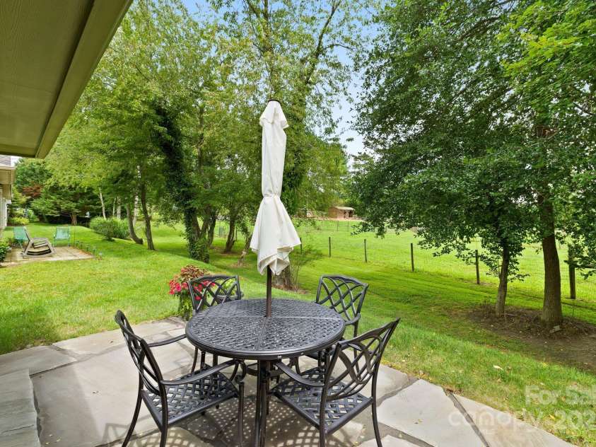 44 Gray Wolf Lane, Hendersonville, NC 28792.  MLS# CAR4289137, YatesRealty ID 17798. 
