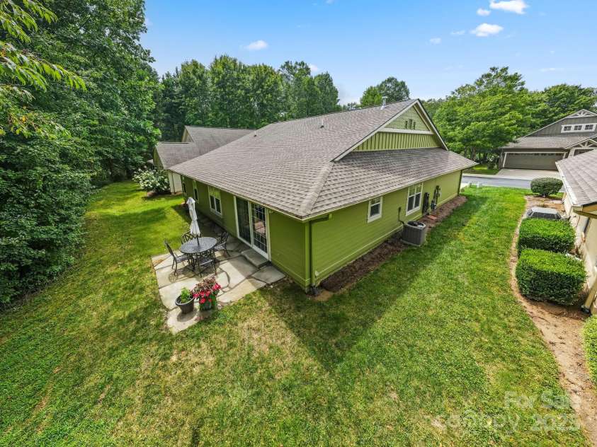 44 Gray Wolf Lane, Hendersonville, NC 28792.  MLS# CAR4289137, YatesRealty ID 17798. 