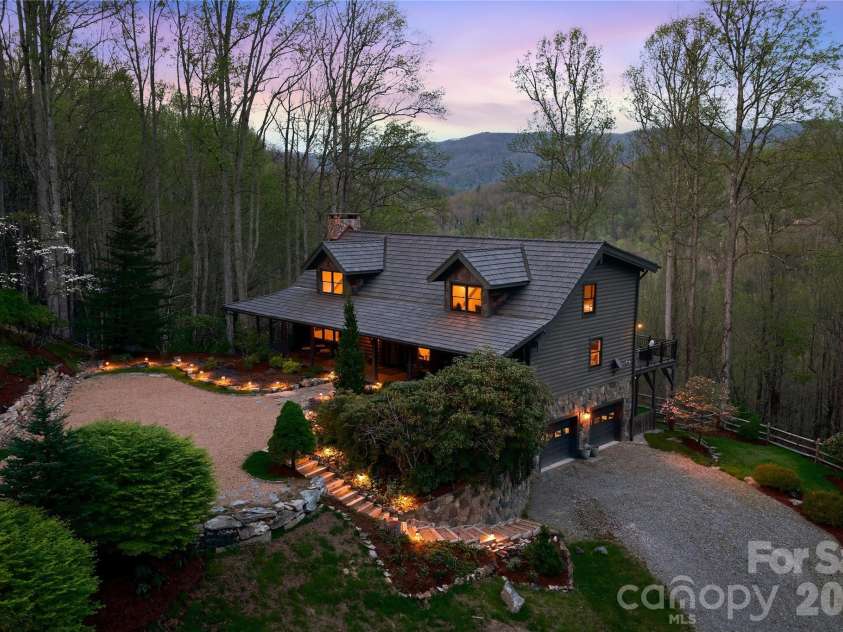 151 Man O War South, Vilas, NC 28692.  MLS# CAR4371160, YatesRealty ID 17799. 