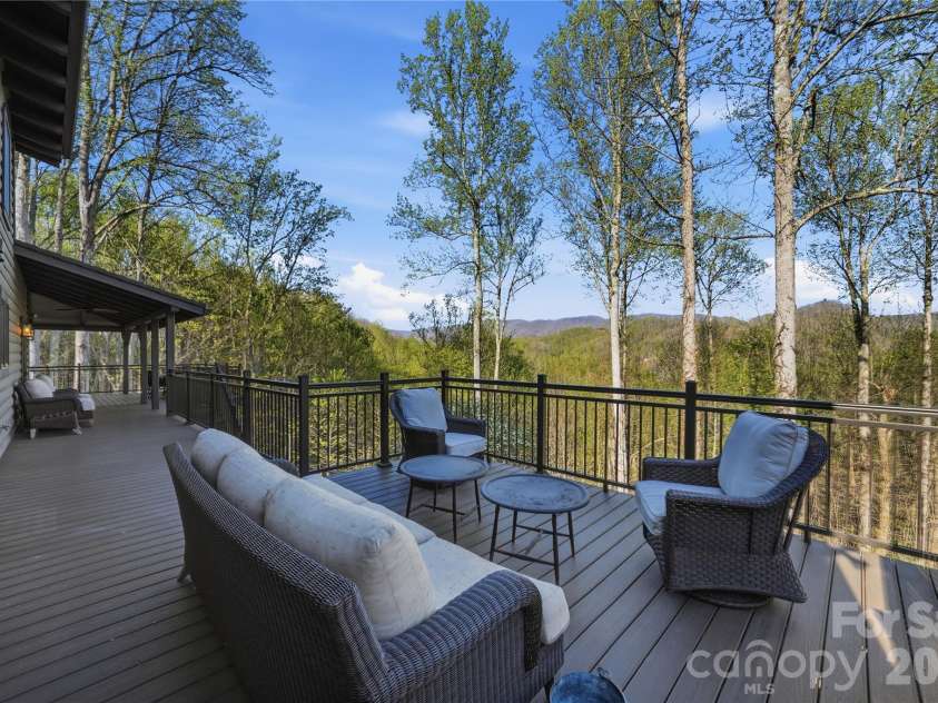 151 Man O War South, Vilas, NC 28692.  MLS# CAR4371160, YatesRealty ID 17799. 