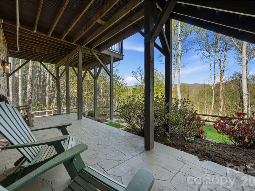 151 Man O War South, Vilas, NC 28692.  MLS# CAR4371160, YatesRealty ID 17799. 