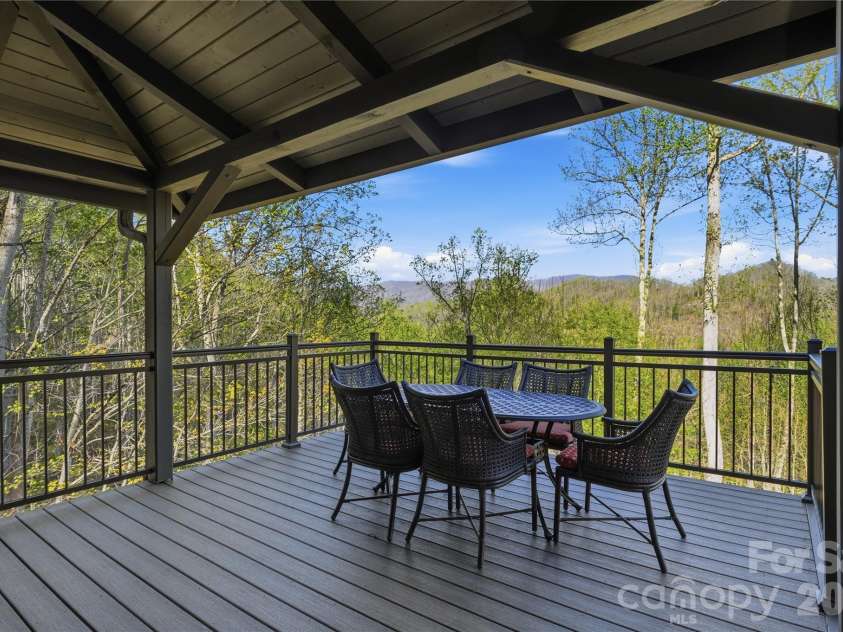 151 Man O War South, Vilas, NC 28692.  MLS# CAR4371160, YatesRealty ID 17799. 
