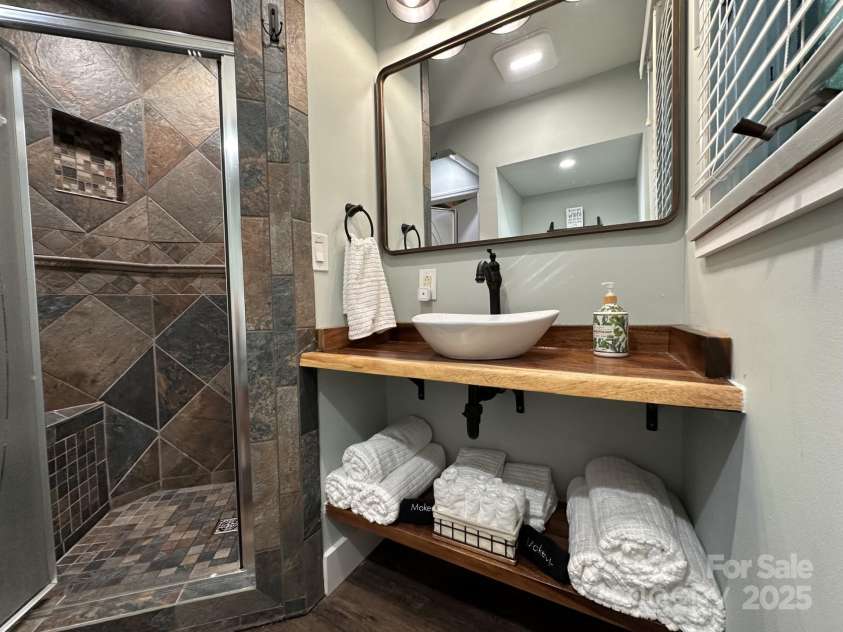 630 Shumont Road, Black Mountain, NC 28711.  MLS# CAR4269091, YatesRealty ID 178. 