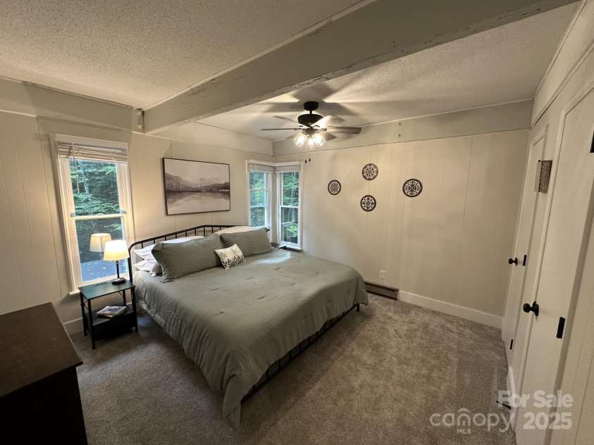 630 Shumont Road, Black Mountain, NC 28711.  MLS# CAR4269091, YatesRealty ID 178. 