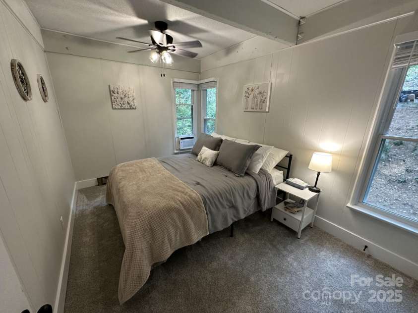 630 Shumont Road, Black Mountain, NC 28711.  MLS# CAR4269091, YatesRealty ID 178. 