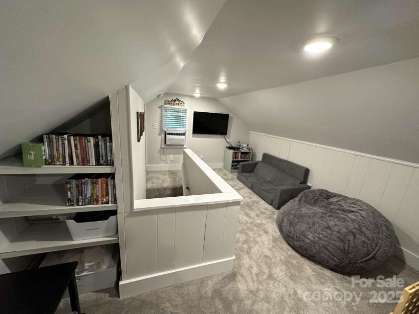 630 Shumont Road, Black Mountain, NC 28711.  MLS# CAR4269091, YatesRealty ID 178. 