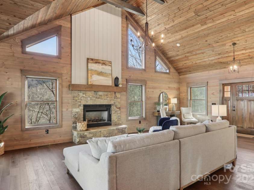 102 Iga Trail, Maggie Valley, NC 28751.  MLS# CAR4331982, YatesRealty ID 1780. 