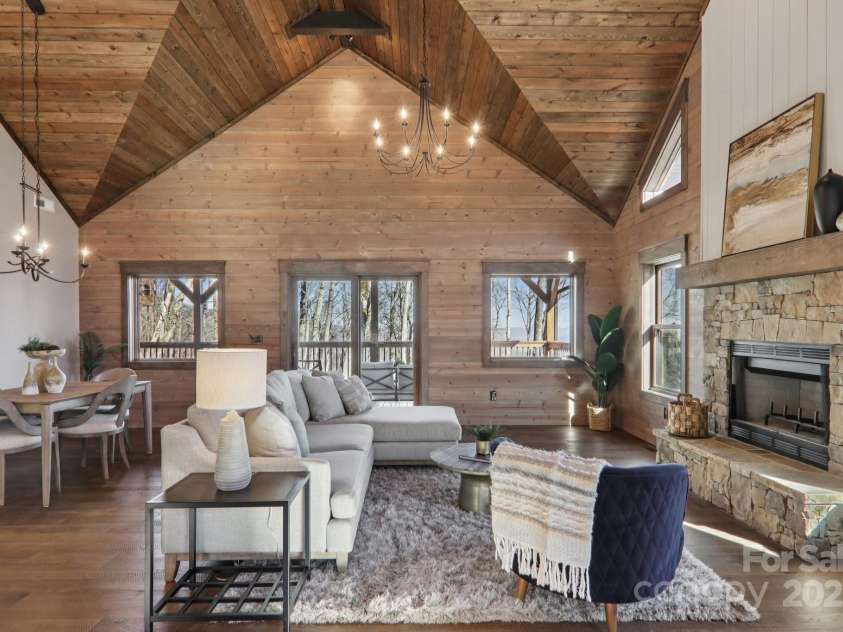 102 Iga Trail, Maggie Valley, NC 28751.  MLS# CAR4331982, YatesRealty ID 1780. 