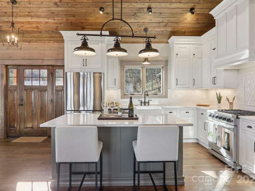 102 Iga Trail, Maggie Valley, NC 28751.  MLS# CAR4331982, YatesRealty ID 1780. 