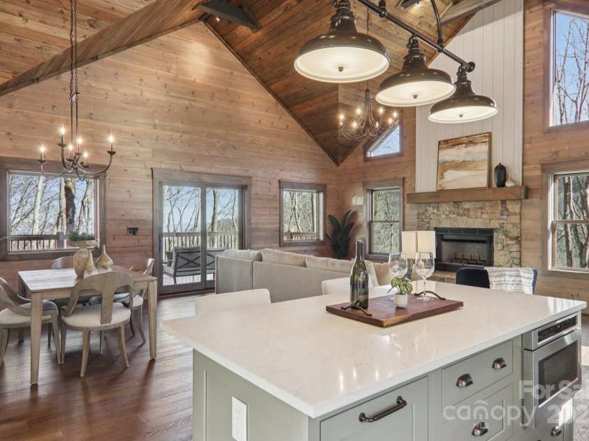 102 Iga Trail, Maggie Valley, NC 28751.  MLS# CAR4331982, YatesRealty ID 1780. 