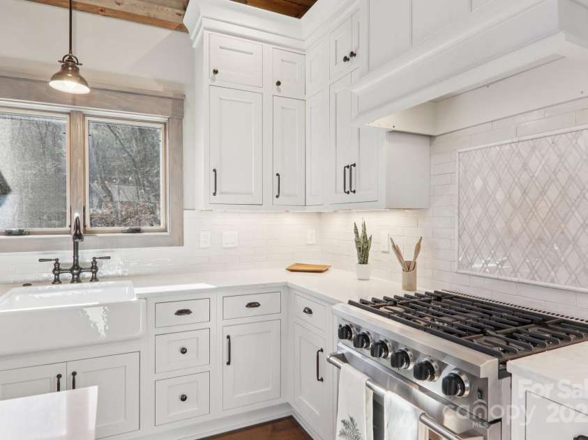 102 Iga Trail, Maggie Valley, NC 28751.  MLS# CAR4331982, YatesRealty ID 1780. 