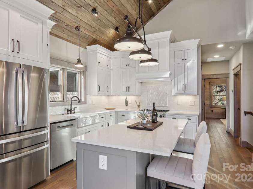 102 Iga Trail, Maggie Valley, NC 28751.  MLS# CAR4331982, YatesRealty ID 1780. 