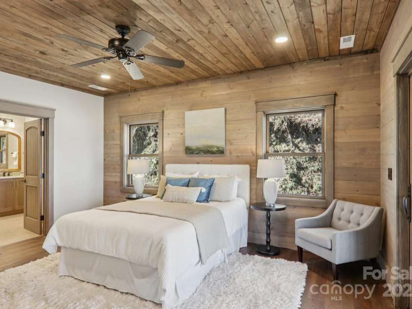 102 Iga Trail, Maggie Valley, NC 28751.  MLS# CAR4331982, YatesRealty ID 1780. 