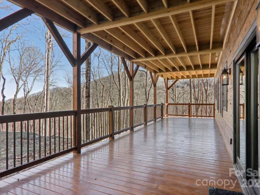 102 Iga Trail, Maggie Valley, NC 28751.  MLS# CAR4331982, YatesRealty ID 1780. 