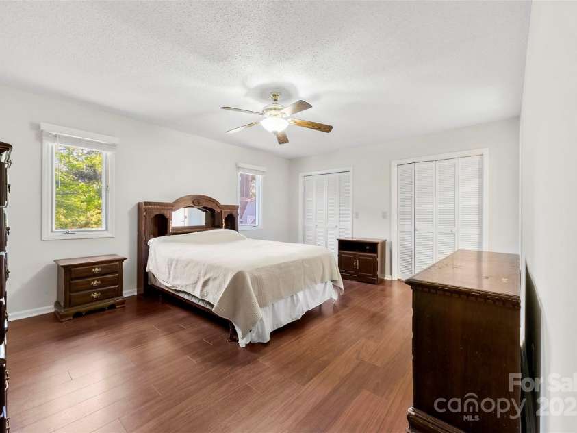 1012 Woodlark Court, Gastonia, NC 28056.  MLS# CAR4246921, YatesRealty ID 17800. Main bath