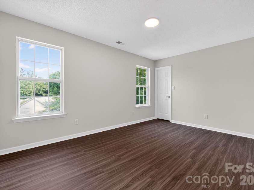 105 Willow Court, Mount Holly, NC 28120.  MLS# CAR4374264, YatesRealty ID 17800. 
