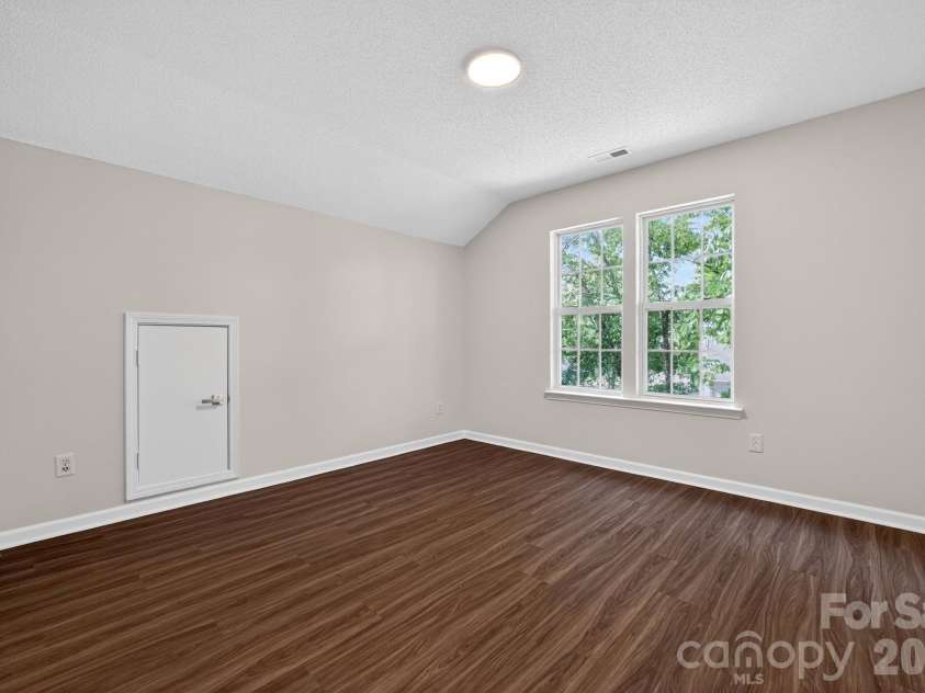105 Willow Court, Mount Holly, NC 28120.  MLS# CAR4374264, YatesRealty ID 17800. 
