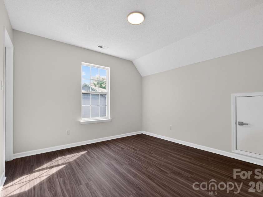 105 Willow Court, Mount Holly, NC 28120.  MLS# CAR4374264, YatesRealty ID 17800. 